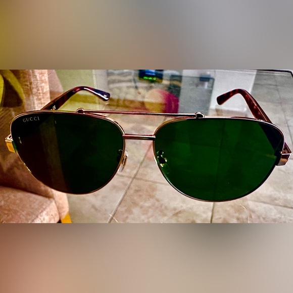 Gucci sunglasses gold colour, never used still with original certificate - Picture 6 of 6